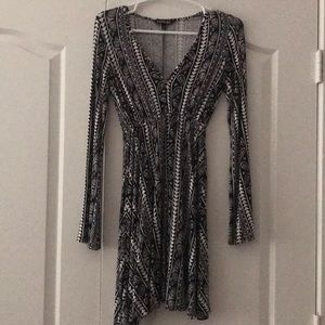 EXPRESS Long sleeve printed dress